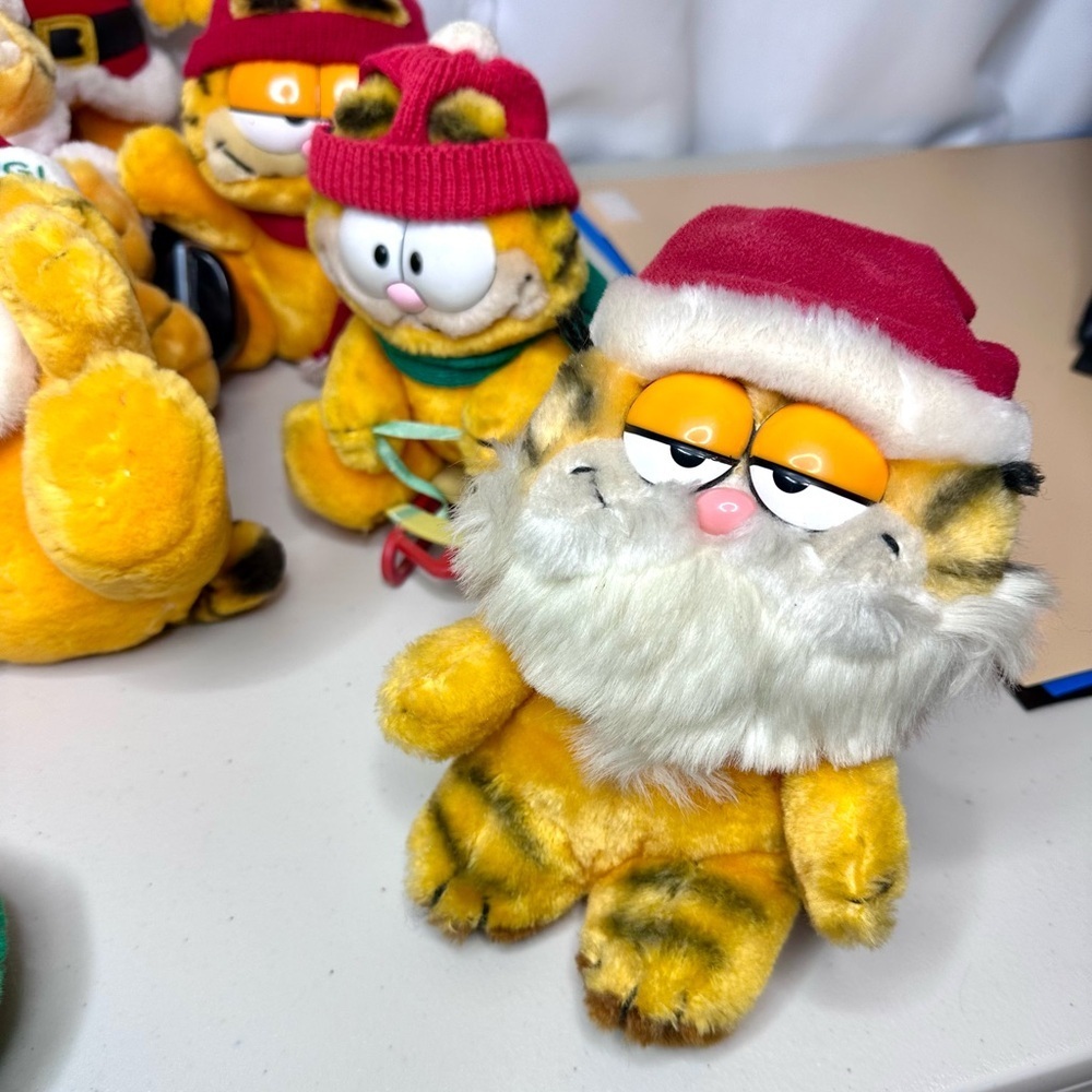 Lot of 8 Vintage Garfield Christmas Plush 1978+ Dakin - Picture 2 of 14